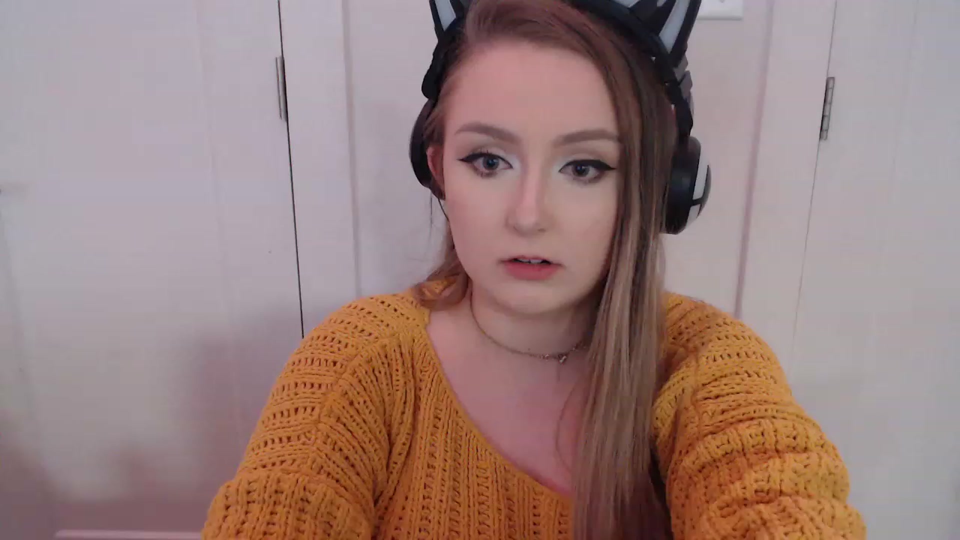 Gallery image thumbnail from LibbyxDoe's myfreecams stream on, 04/20/2023, 08:32 image 9 of 20