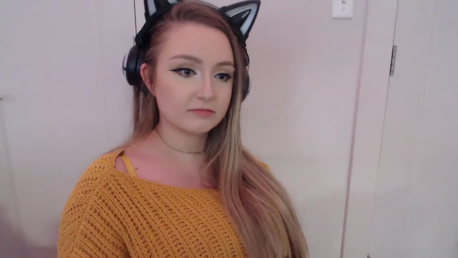 Gallery image thumbnail from LibbyxDoe's myfreecams stream on, 04/20/2023, 08:32 image 13 of 20