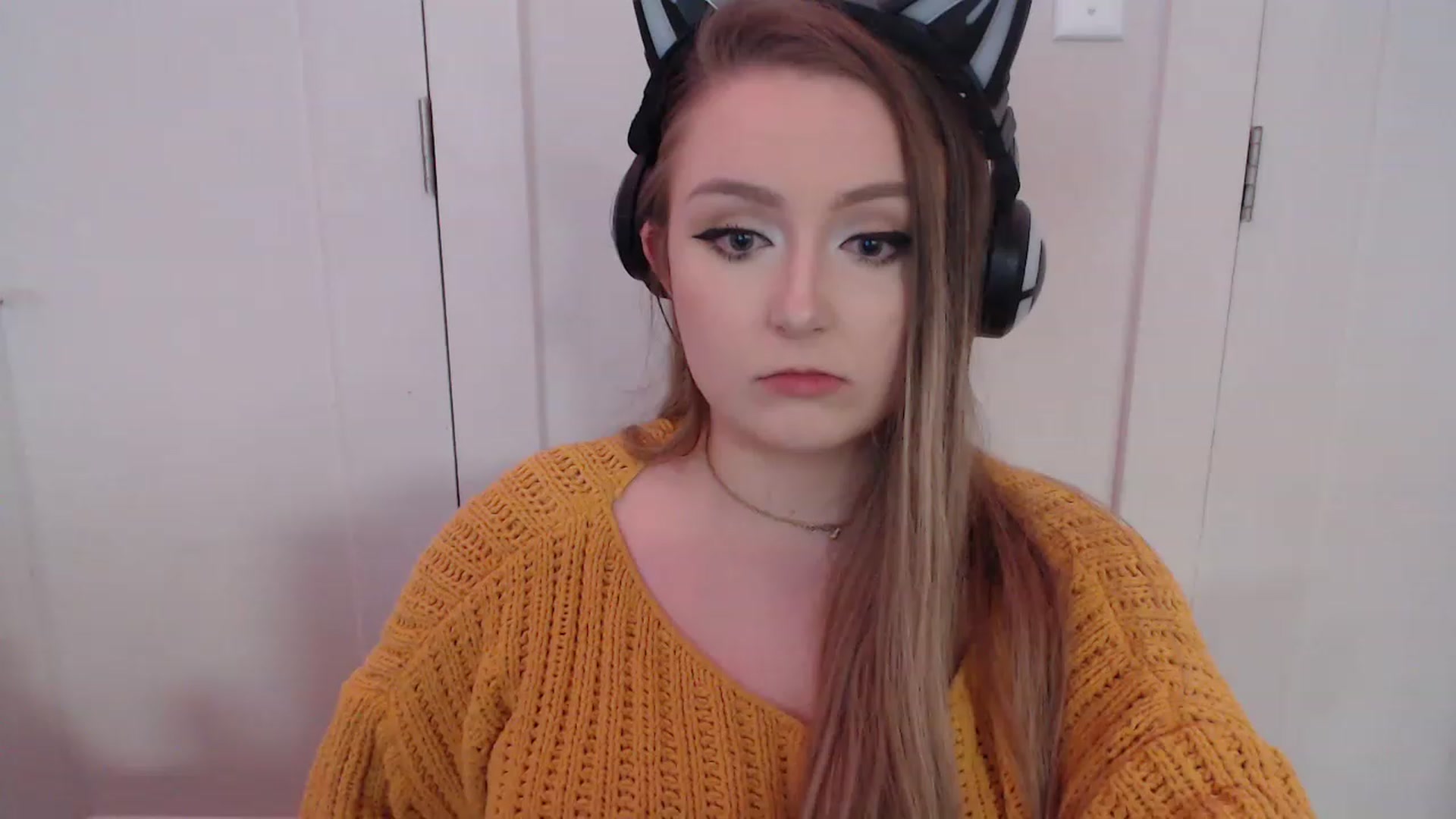 Gallery image thumbnail from LibbyxDoe's myfreecams stream on, 04/20/2023, 08:32 image 8 of 20