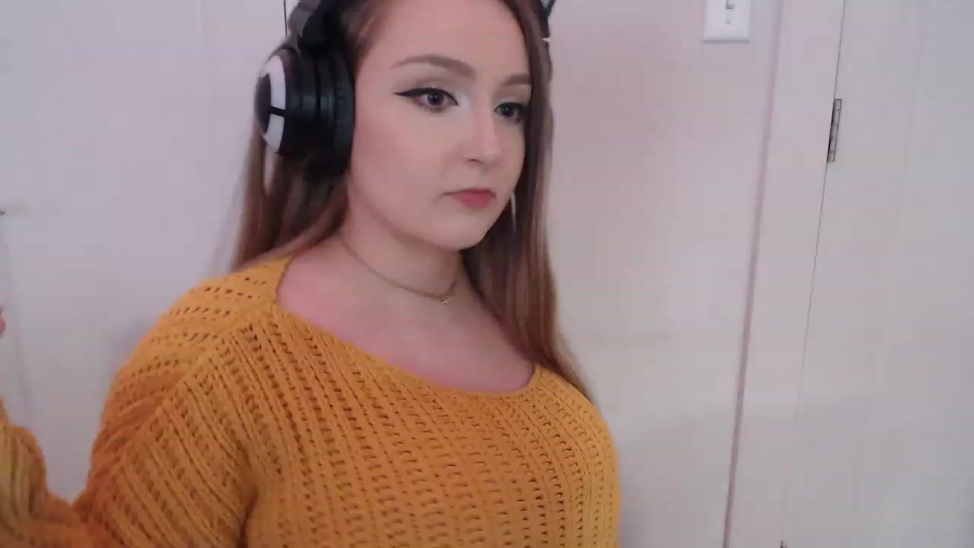 Gallery image thumbnail from LibbyxDoe's myfreecams stream on, 04/20/2023, 08:32 image 3 of 20