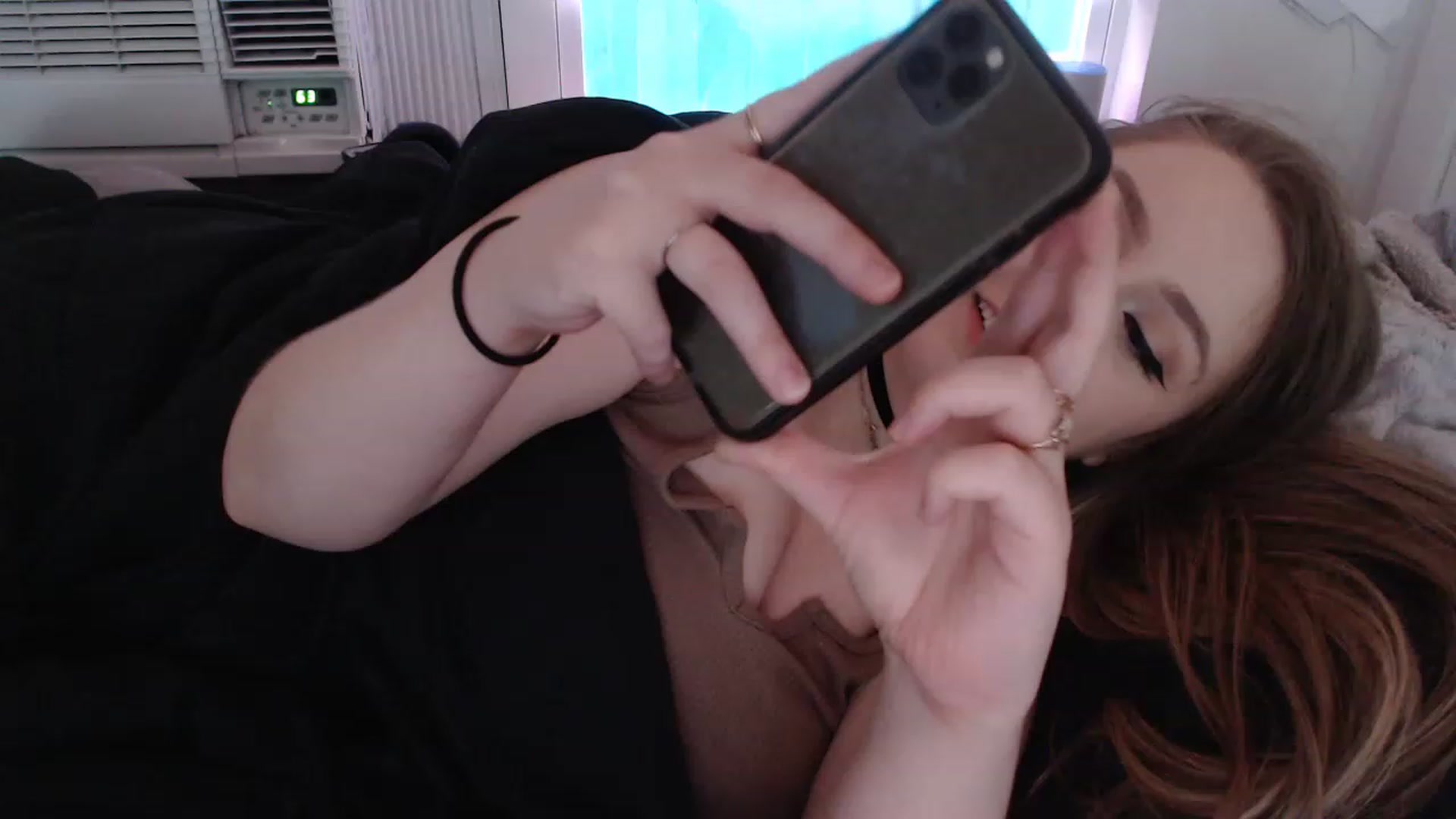 Gallery image thumbnail from LibbyxDoe's myfreecams stream on, 04/21/2023, 16:01 image 4 of 20