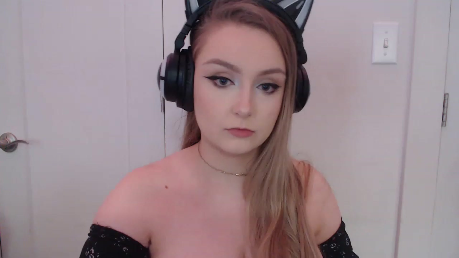 Gallery image thumbnail from LibbyxDoe's myfreecams stream on, 04/22/2023, 09:14 image 1 of 20