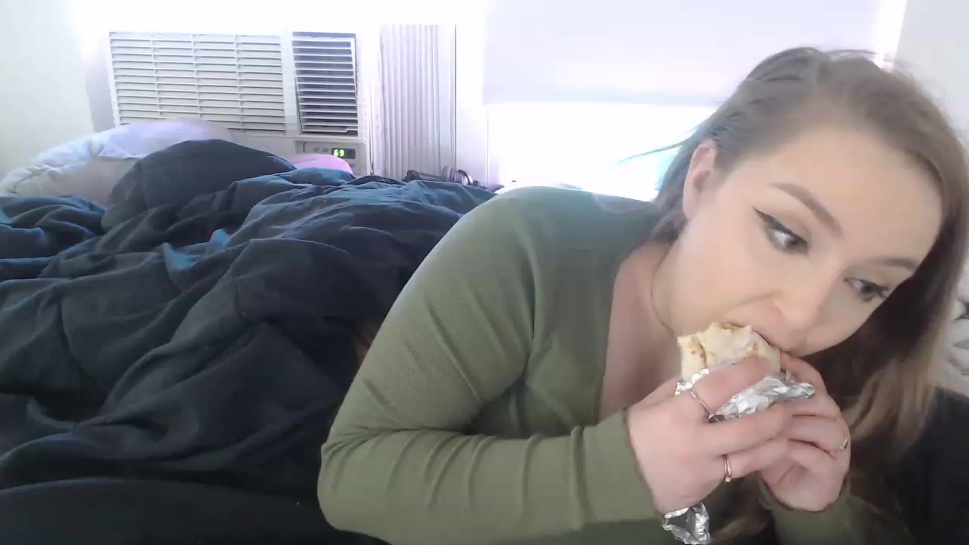 Gallery image thumbnail from LibbyxDoe's myfreecams stream on, 04/29/2023, 17:49 image 5 of 20