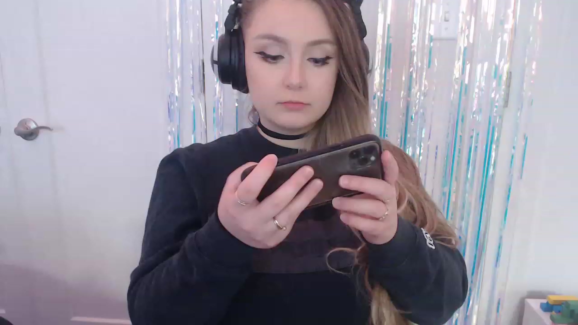 Gallery image thumbnail from LibbyxDoe's myfreecams stream on, 05/08/2023, 12:50 image 5 of 20