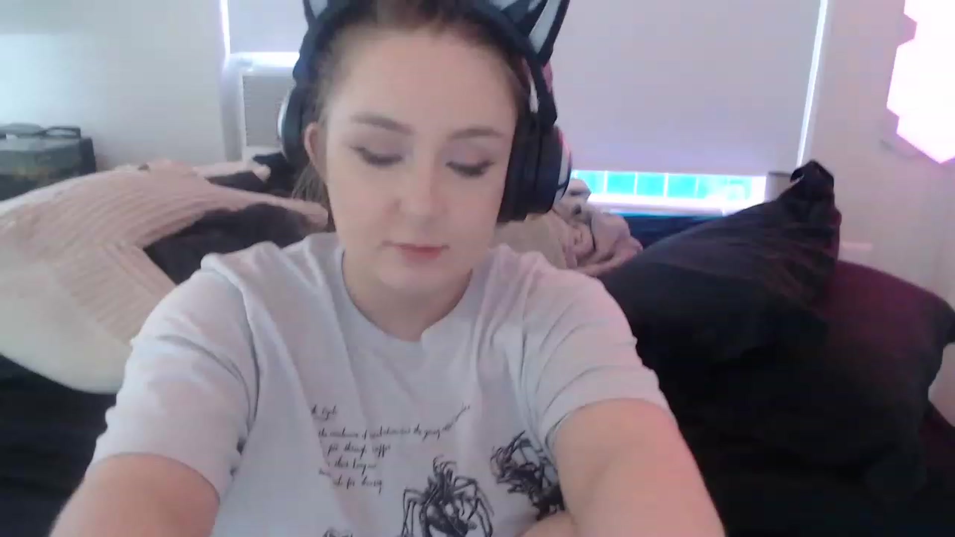 Gallery image thumbnail from LibbyxDoe's myfreecams stream on, 05/14/2023, 17:01 image 18 of 20