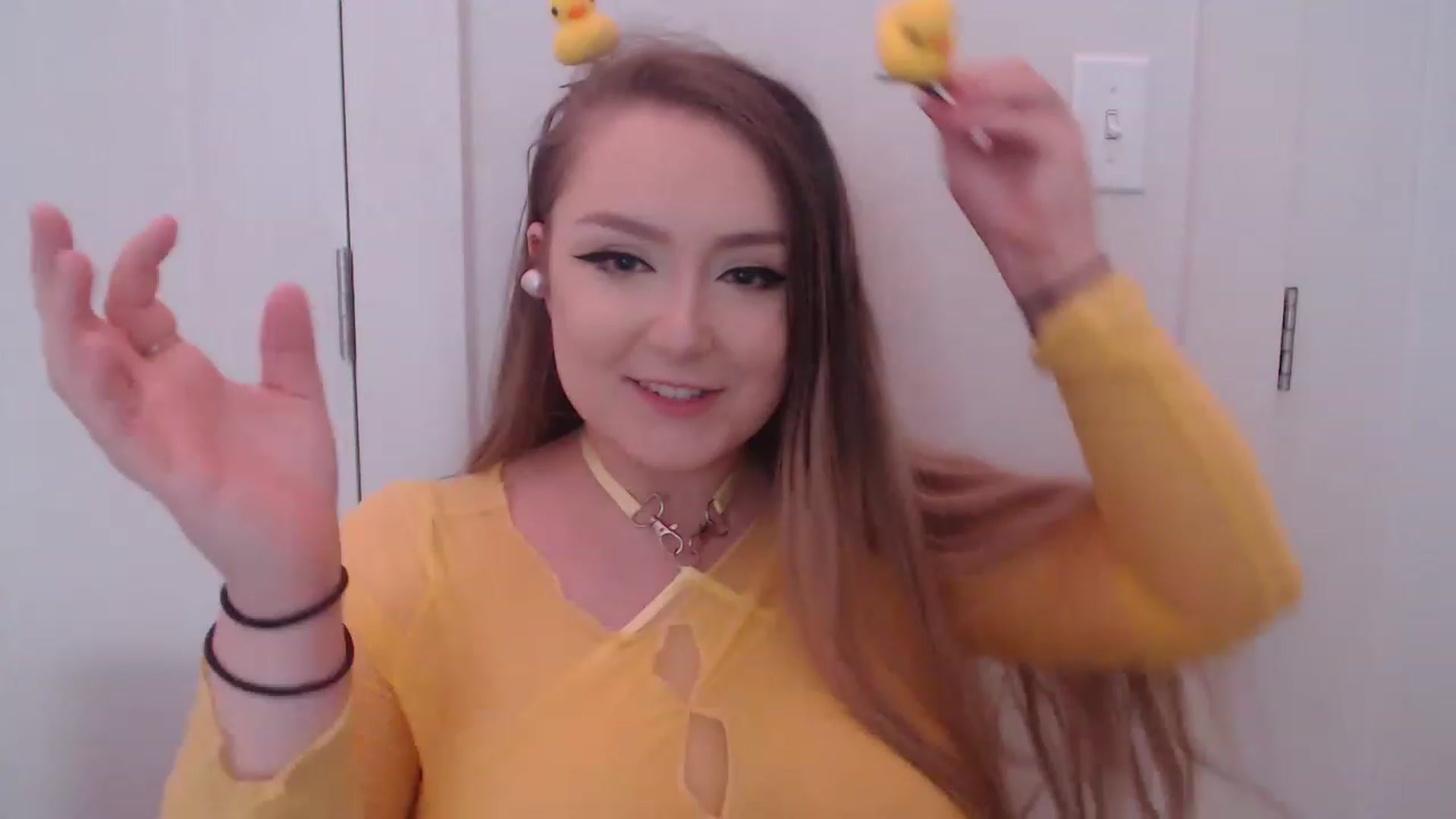 Gallery image thumbnail from LibbyxDoe's myfreecams stream on, 05/22/2023, 06:42 image 2 of 20