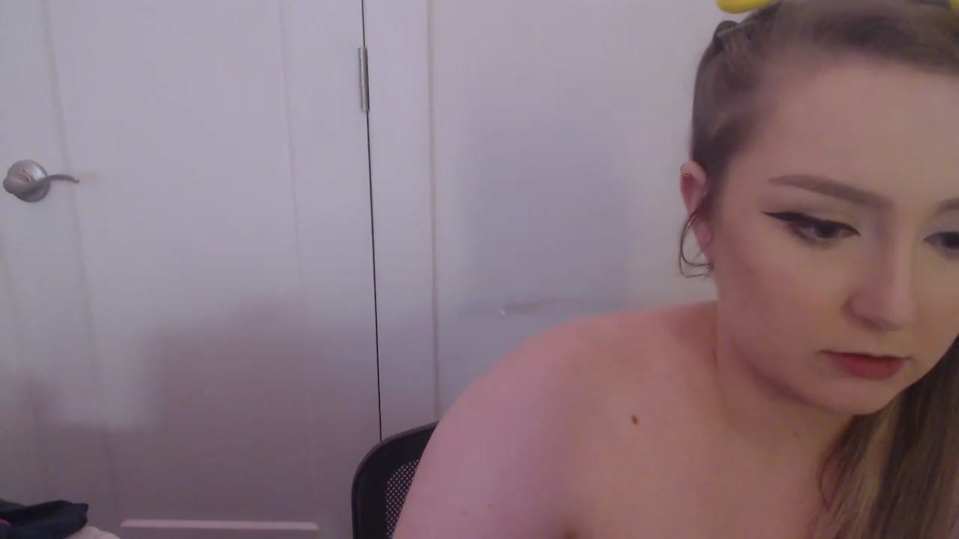 Gallery image thumbnail from LibbyxDoe's myfreecams stream on, 05/22/2023, 08:45 image 7 of 20