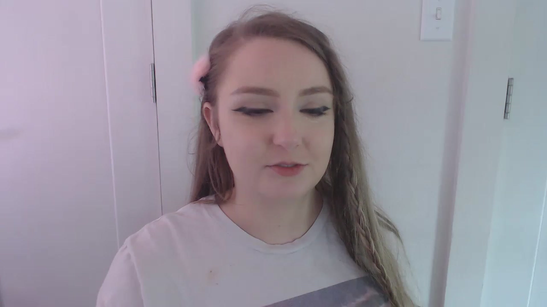 Gallery image thumbnail from LibbyxDoe's myfreecams stream on, 05/23/2023, 21:06 image 18 of 20