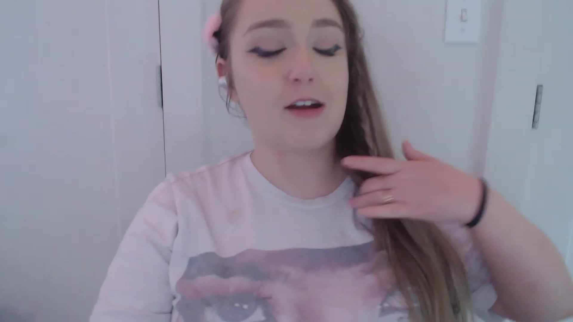Gallery image thumbnail from LibbyxDoe's myfreecams stream on, 05/23/2023, 21:06 image 9 of 20
