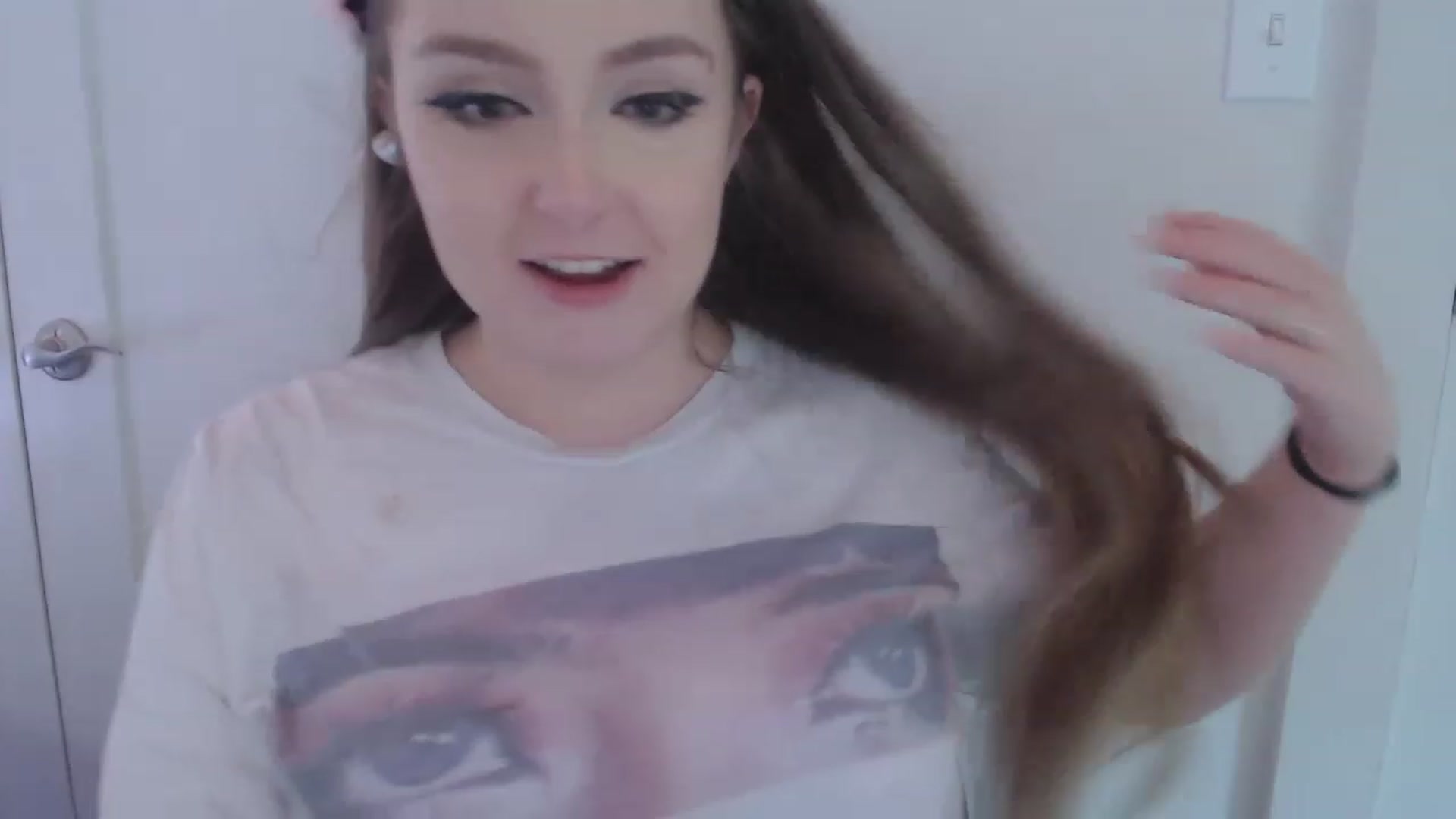 Gallery image thumbnail from LibbyxDoe's myfreecams stream on, 05/23/2023, 21:06 image 3 of 20