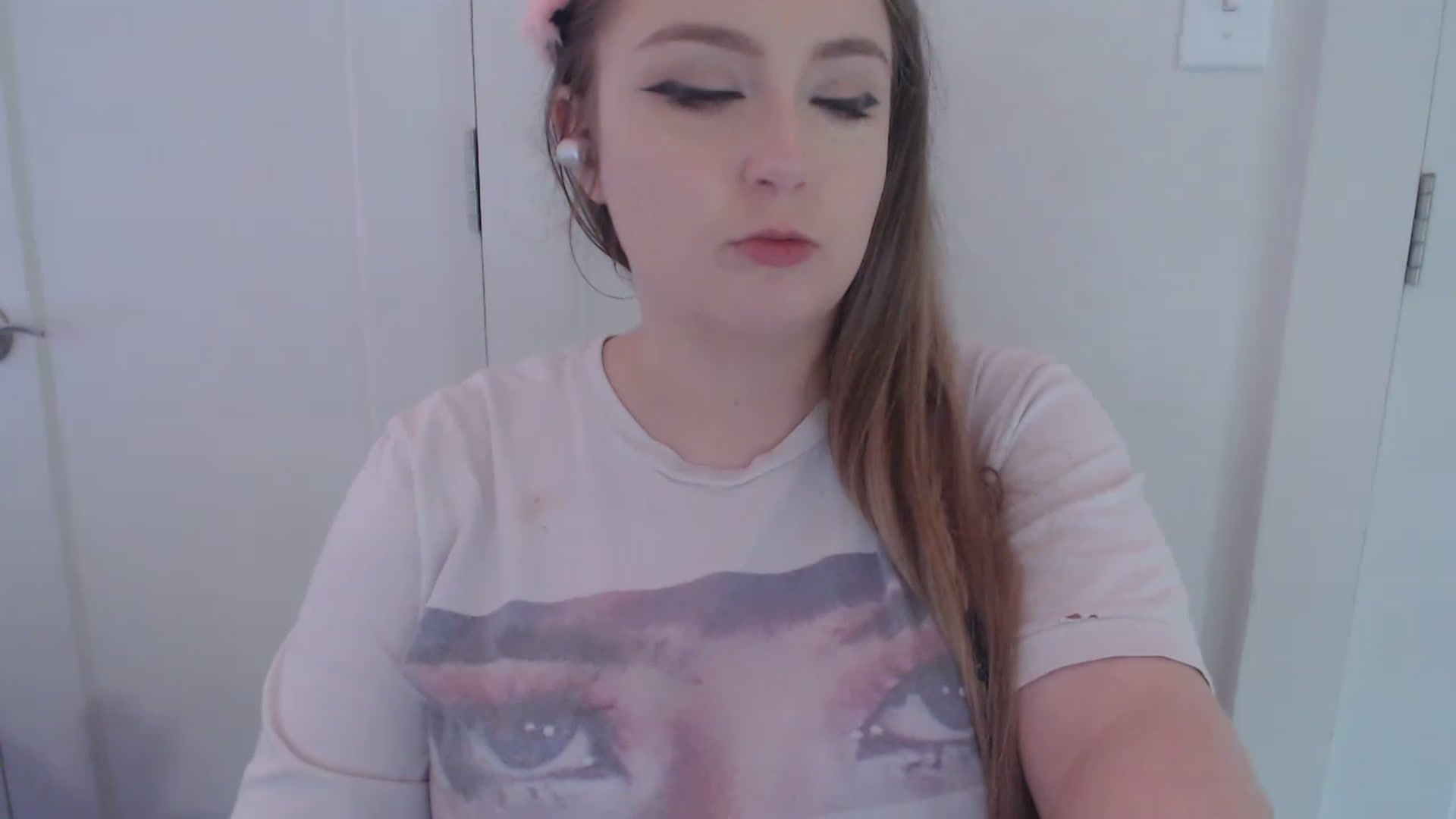 Gallery image thumbnail from LibbyxDoe's myfreecams stream on, 05/23/2023, 21:06 image 5 of 20