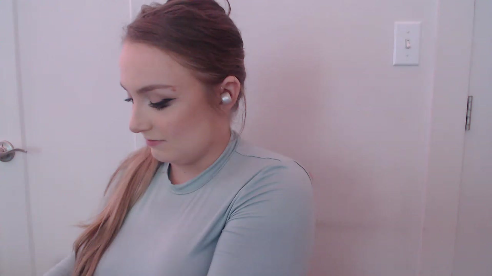 Gallery image thumbnail from LibbyxDoe's myfreecams stream on, 05/25/2023, 07:33 image 19 of 20