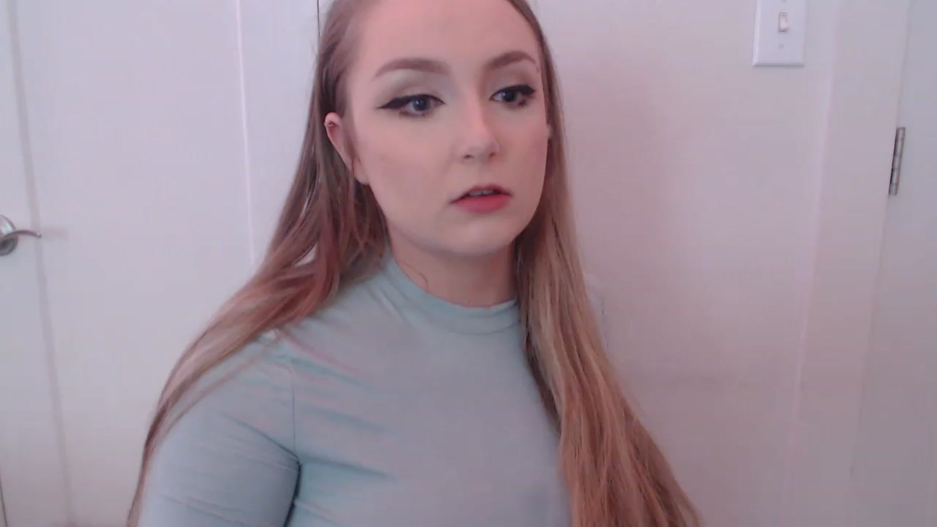 Gallery image thumbnail from LibbyxDoe's myfreecams stream on, 05/25/2023, 09:20 image 15 of 20