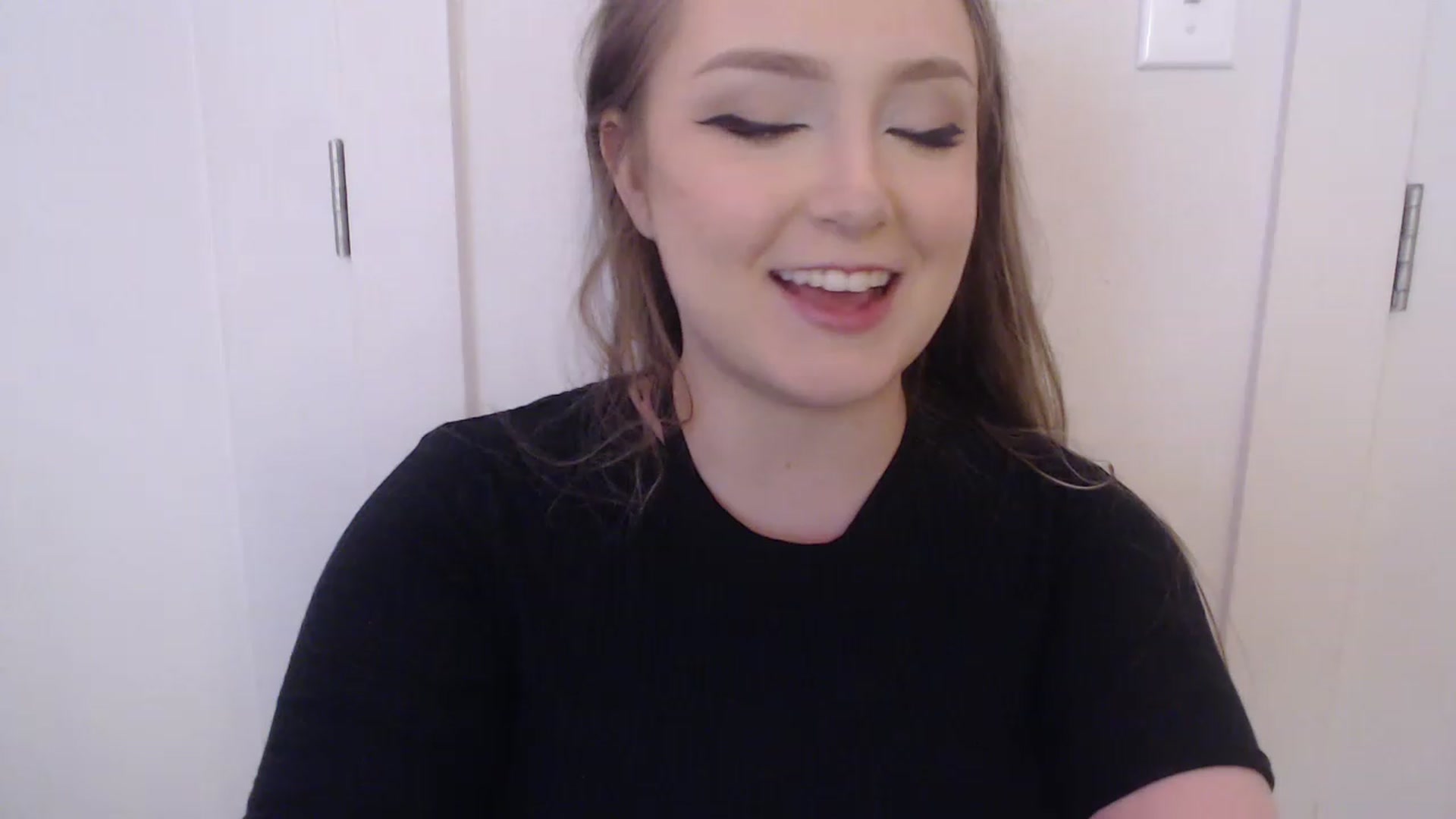 Gallery image thumbnail from LibbyxDoe's myfreecams stream on, 05/26/2023, 08:24 image 15 of 20