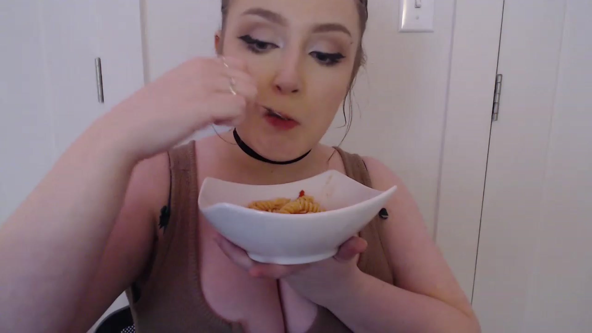Gallery image thumbnail from LibbyxDoe's myfreecams stream on, 05/29/2023, 11:18 image 14 of 20