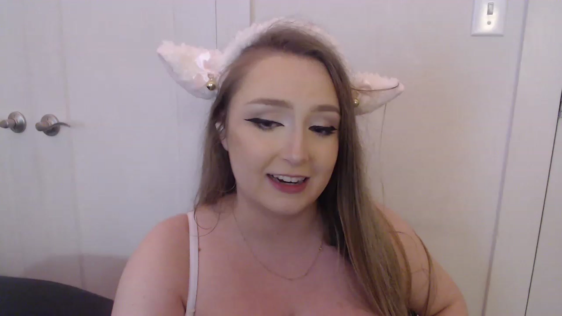 Gallery image thumbnail from LibbyxDoe's myfreecams stream on, 06/12/2023, 09:46 image 13 of 20