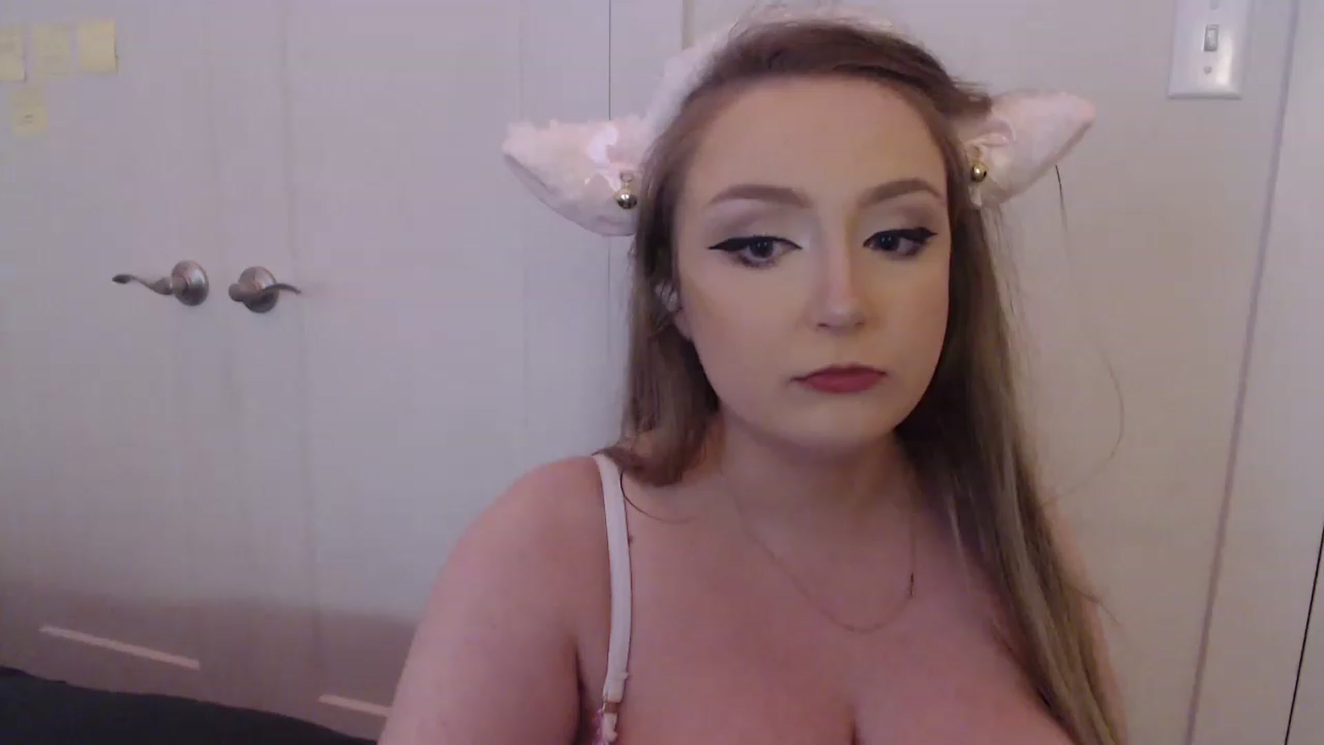 Gallery image thumbnail from LibbyxDoe's myfreecams stream on, 06/12/2023, 09:46 image 15 of 20