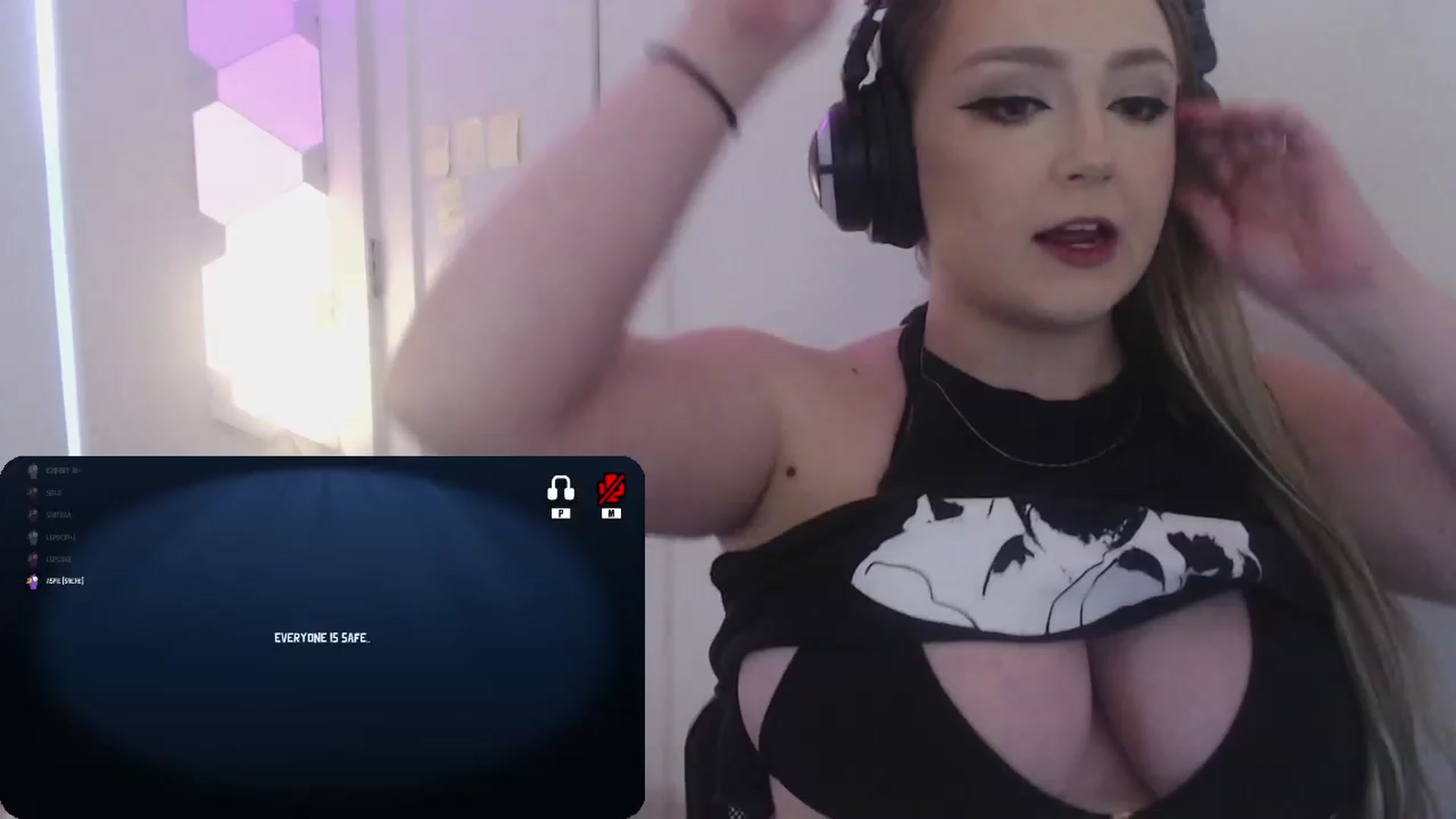 Gallery image thumbnail from LibbyxDoe's myfreecams stream on, 06/18/2023, 14:00 image 14 of 20