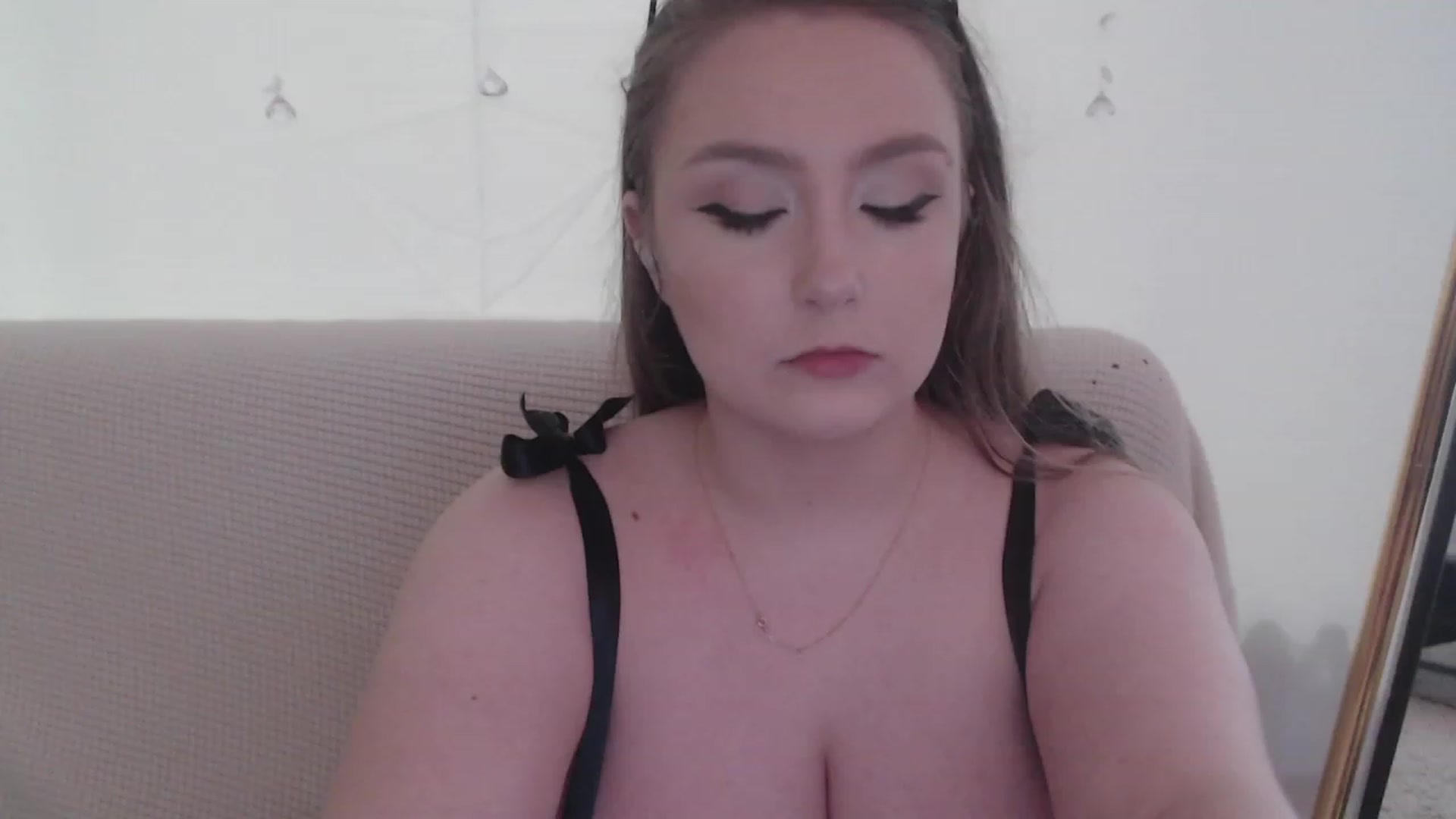 Gallery image thumbnail from LibbyxDoe's myfreecams stream on, 08/03/2023, 08:30 image 12 of 20