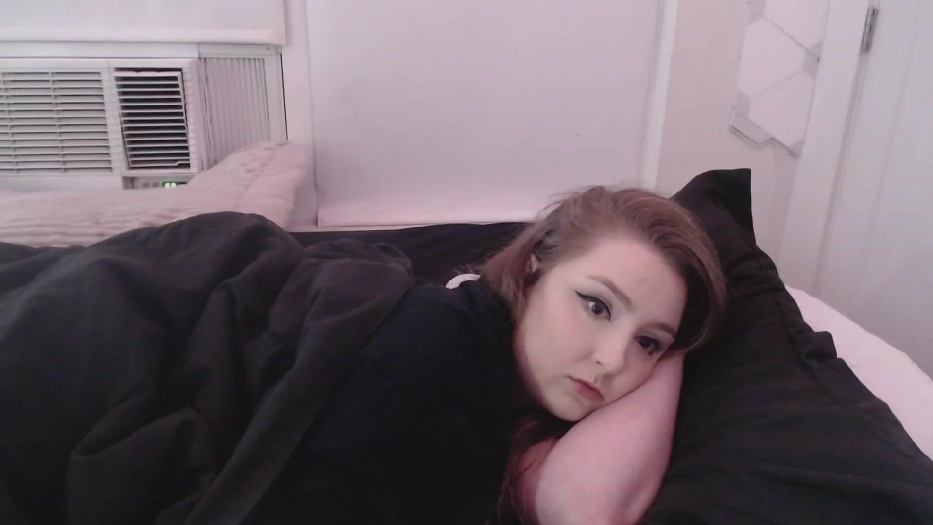 Gallery image thumbnail from LibbyxDoe's myfreecams stream on, 08/08/2023, 11:34 image 9 of 20