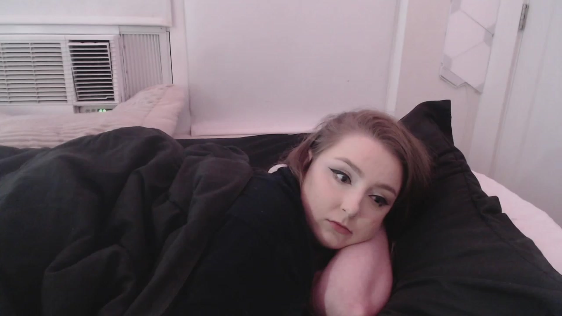 Gallery image thumbnail from LibbyxDoe's myfreecams stream on, 08/08/2023, 11:34 image 10 of 20