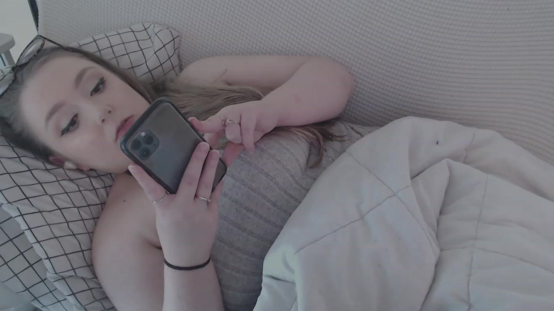 Gallery image thumbnail from LibbyxDoe's myfreecams stream on, 11/15/2023, 15:56 image 15 of 20
