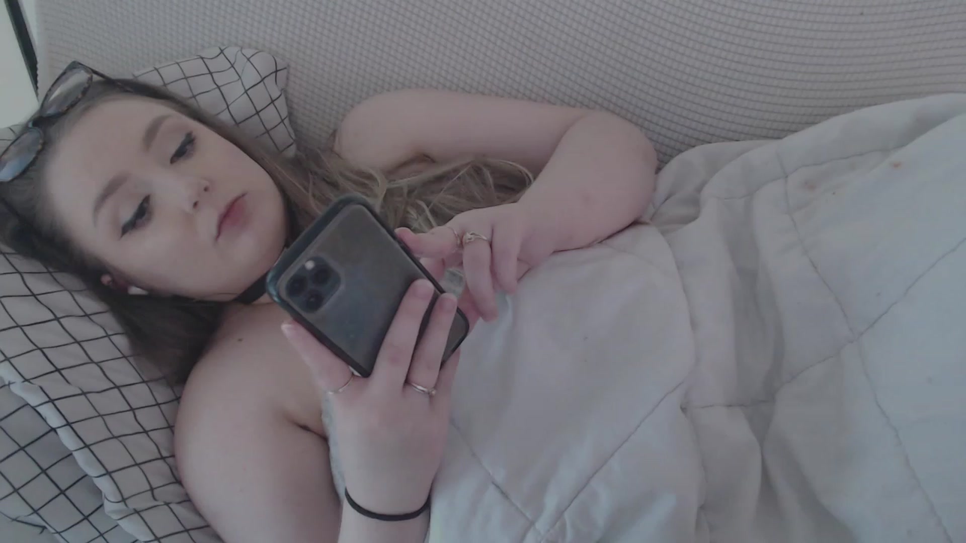 Gallery image thumbnail from LibbyxDoe's myfreecams stream on, 11/15/2023, 15:56 image 10 of 20