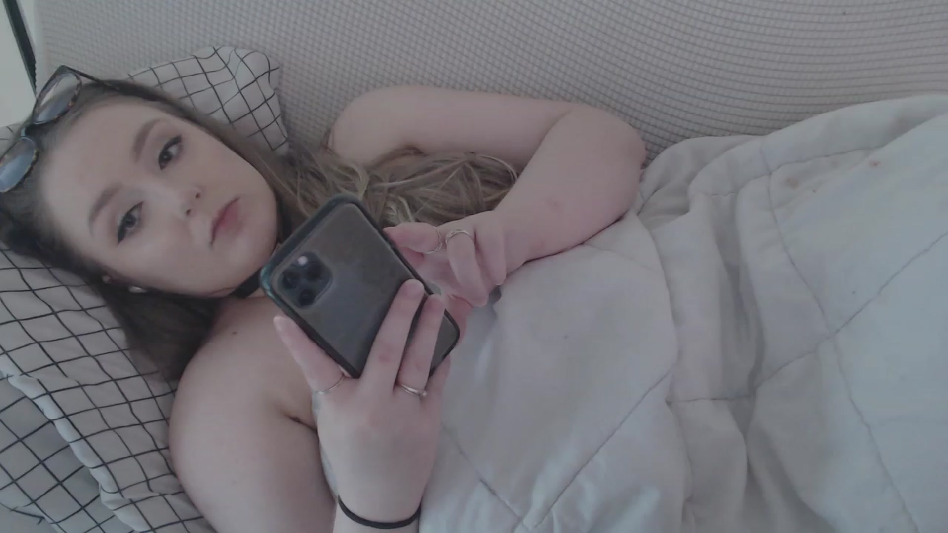 Gallery image thumbnail from LibbyxDoe's myfreecams stream on, 11/15/2023, 15:56 image 11 of 20
