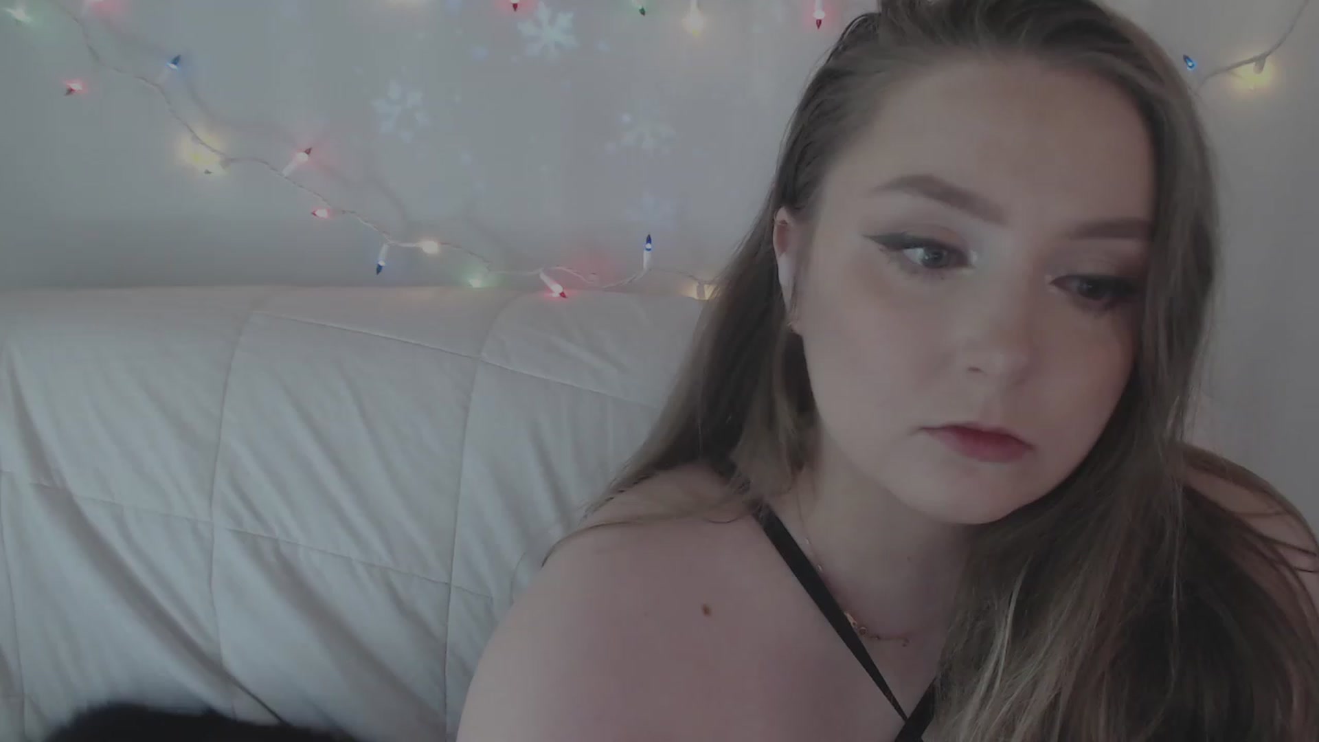 Gallery image thumbnail from LibbyxDoe's myfreecams stream on, 12/13/2023, 18:38 image 3 of 20