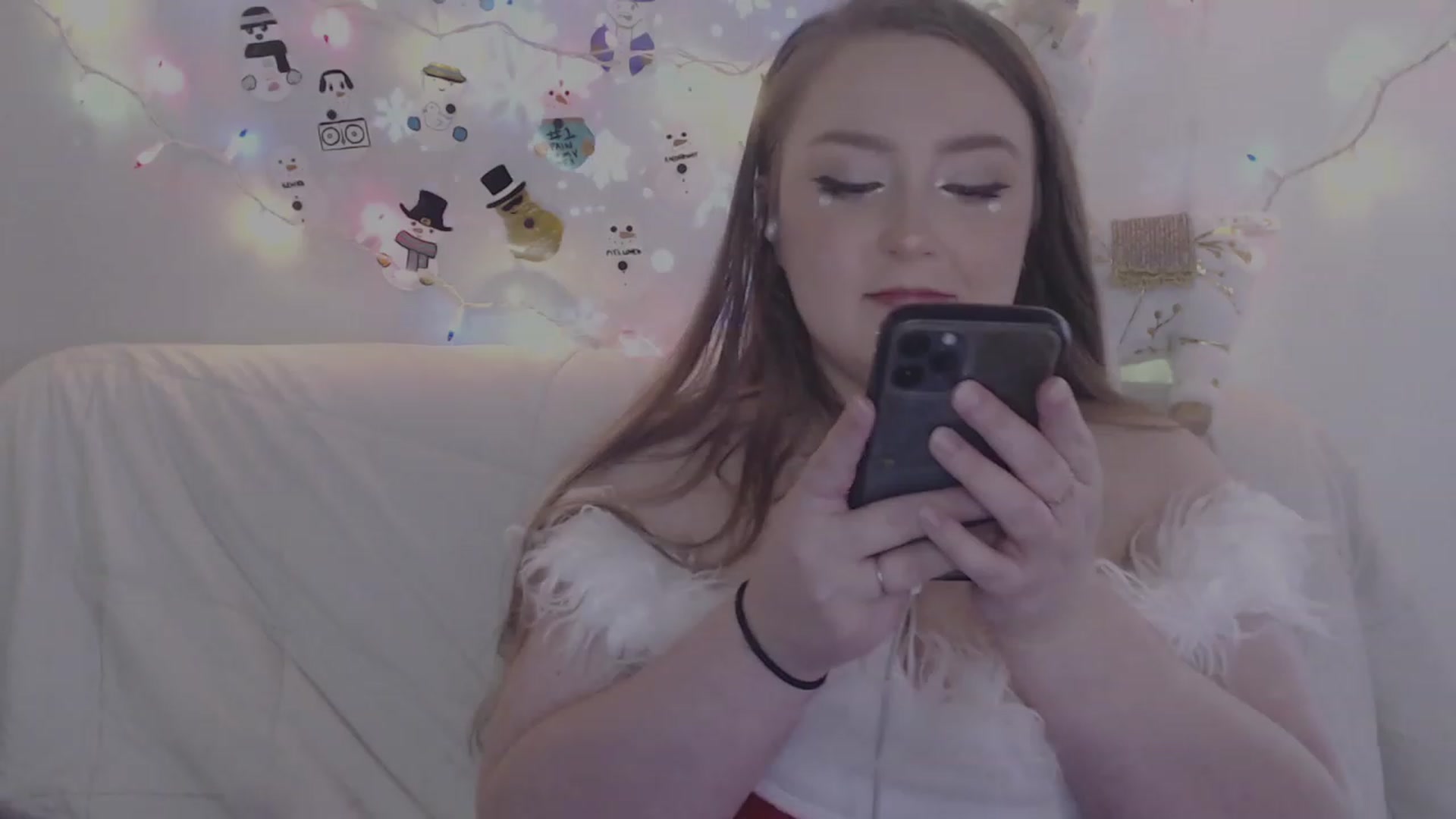 Gallery image thumbnail from LibbyxDoe's myfreecams stream on, 12/25/2023, 10:38 image 6 of 20
