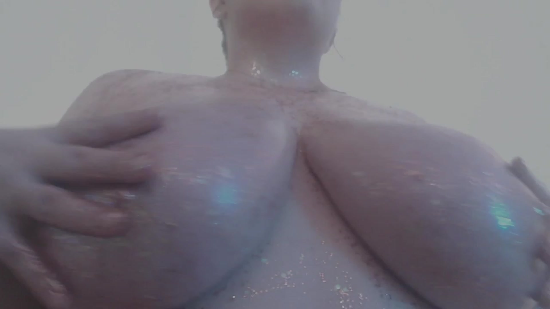Gallery image thumbnail from LibbyxDoe's myfreecams stream on, 01/09/2024, 08:27 image 7 of 20
