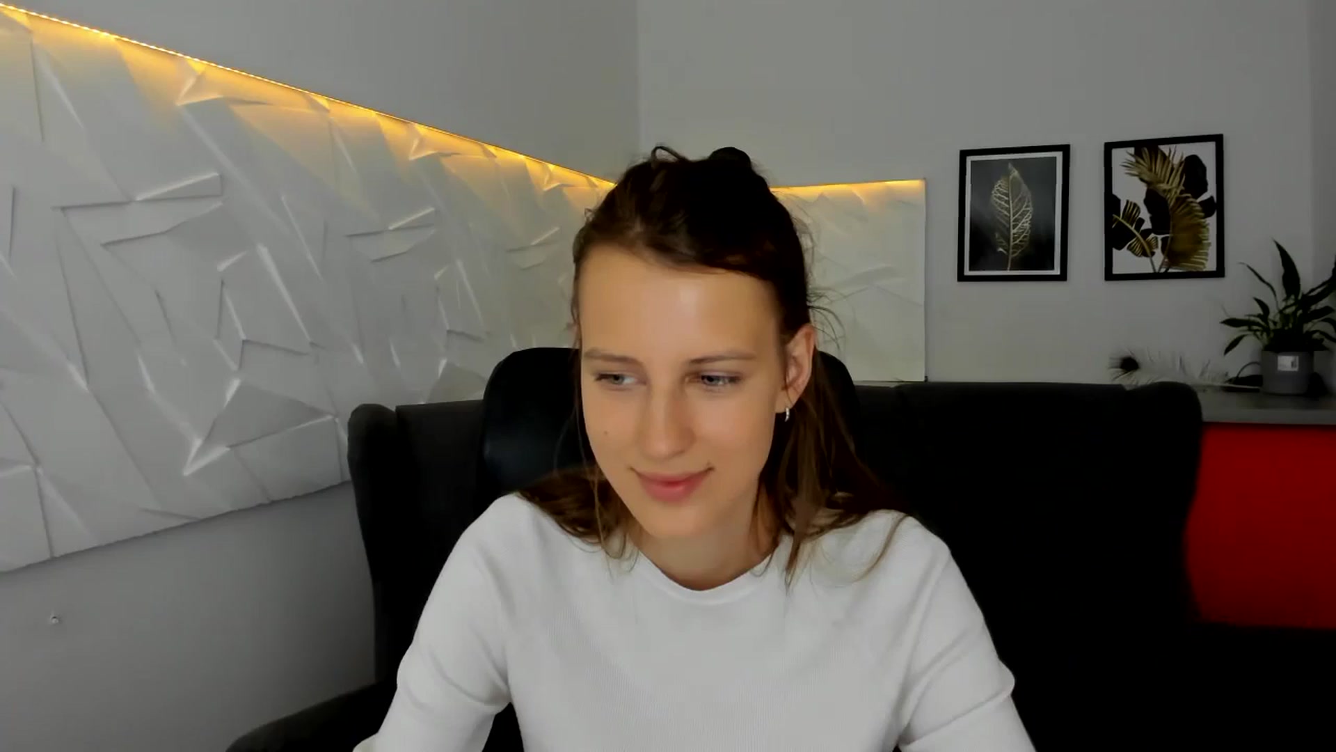 Gallery image thumbnail from Librarium's myfreecams stream on, 07/28/2024, 13:34 image 2 of 20