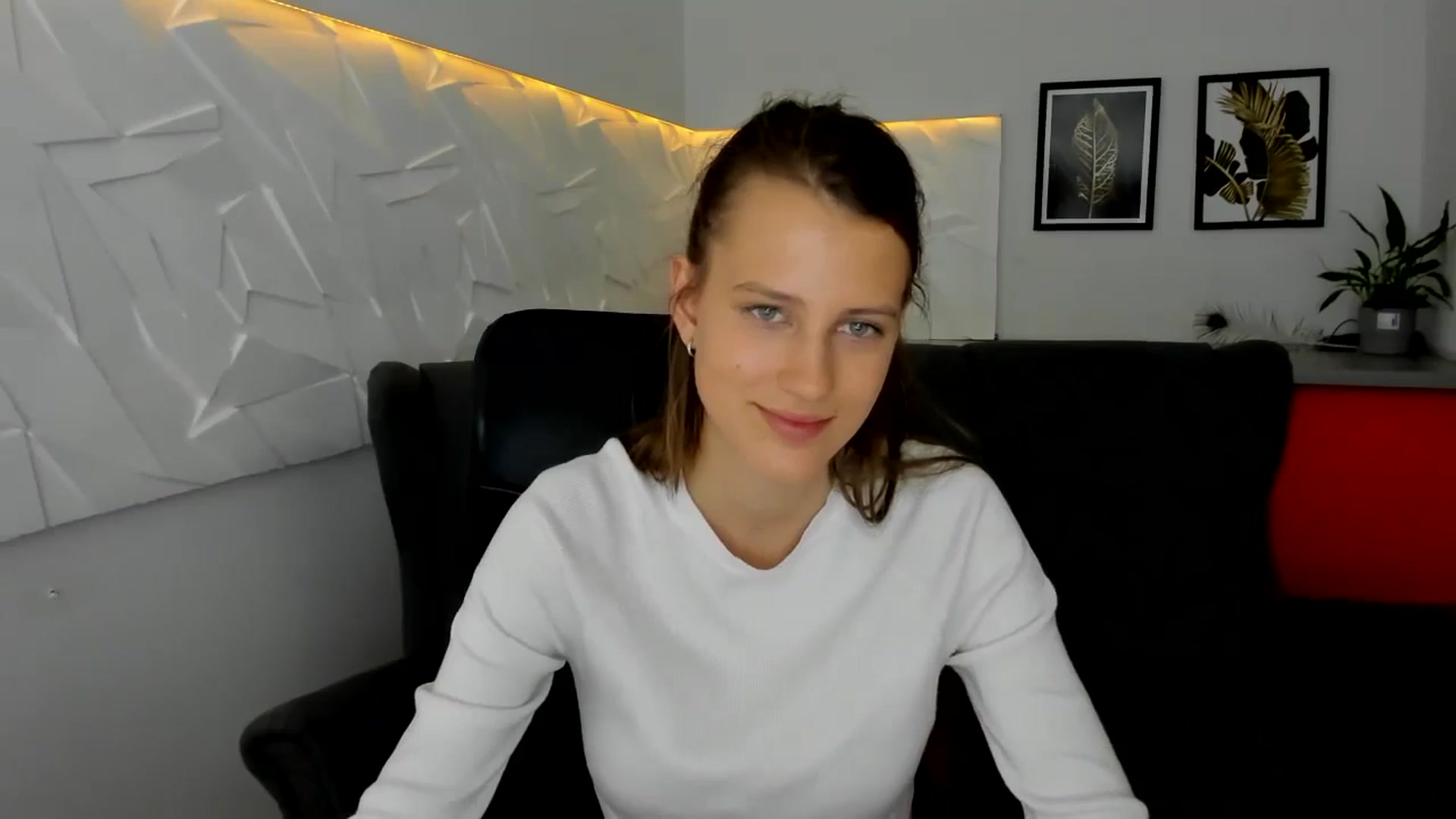 Gallery image thumbnail from Librarium's myfreecams stream on, 07/28/2024, 13:34 image 15 of 20
