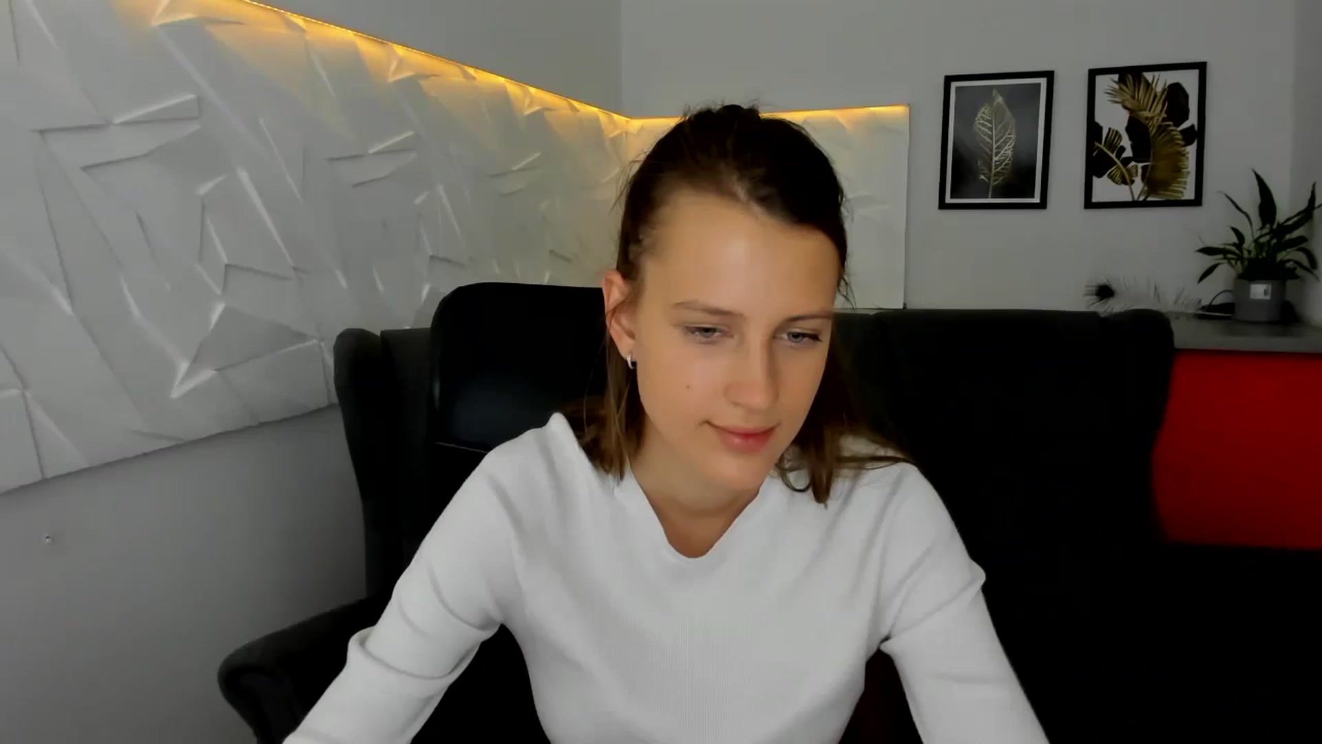 Gallery image thumbnail from Librarium's myfreecams stream on, 07/28/2024, 13:34 image 14 of 20