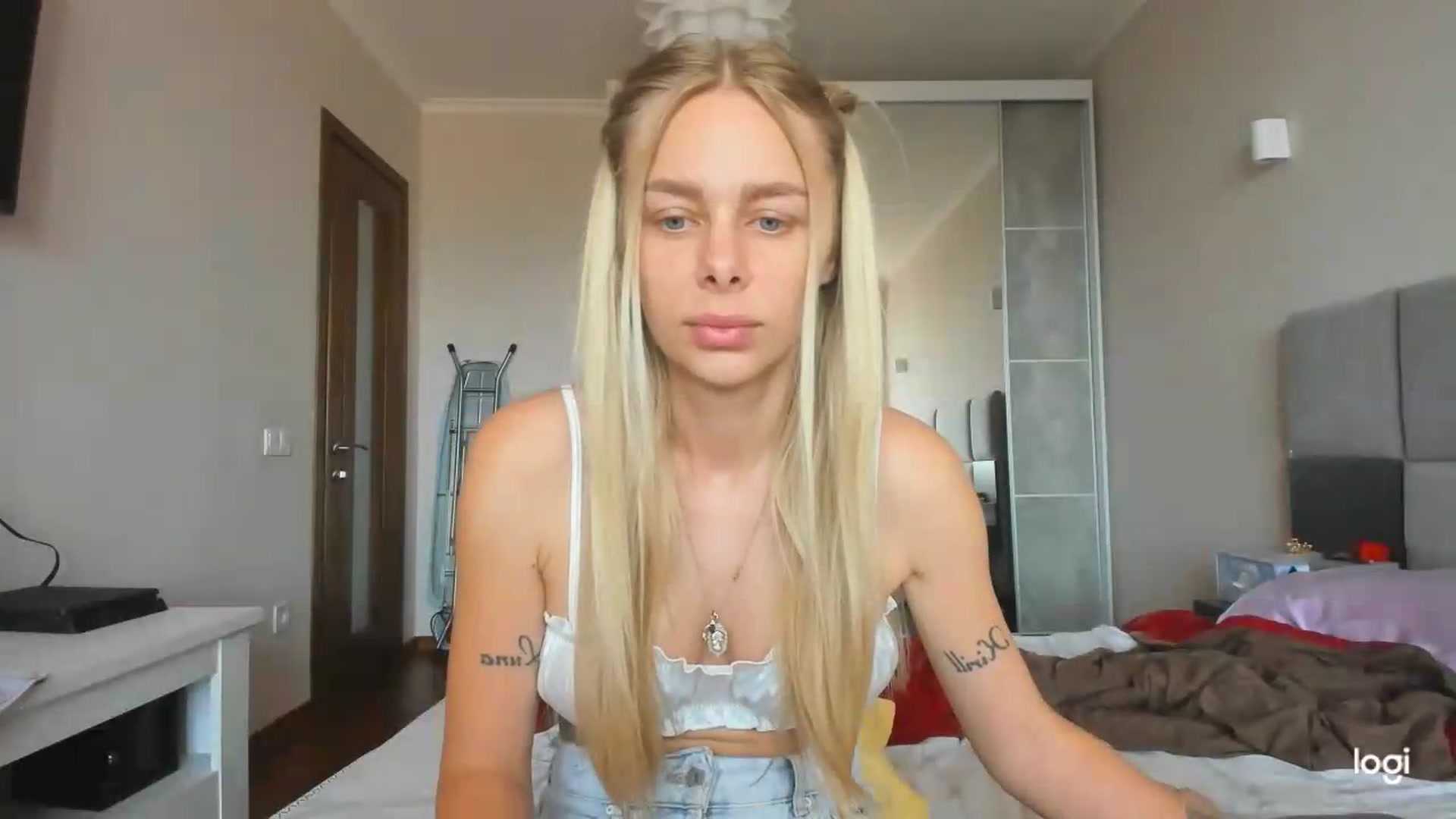 Gallery image thumbnail from Librarys_bb's myfreecams stream on, 06/20/2026, 11:57 image 3 of 20