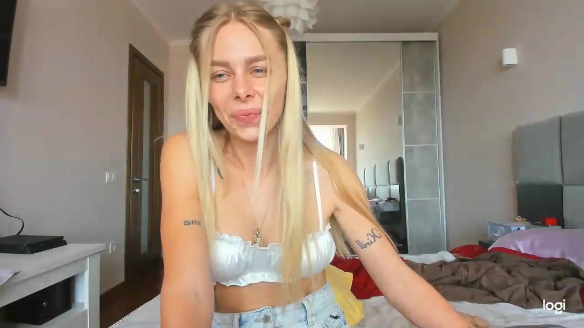 Gallery image thumbnail from Librarys_bb's myfreecams stream on, 06/20/2026, 11:57 image 18 of 20