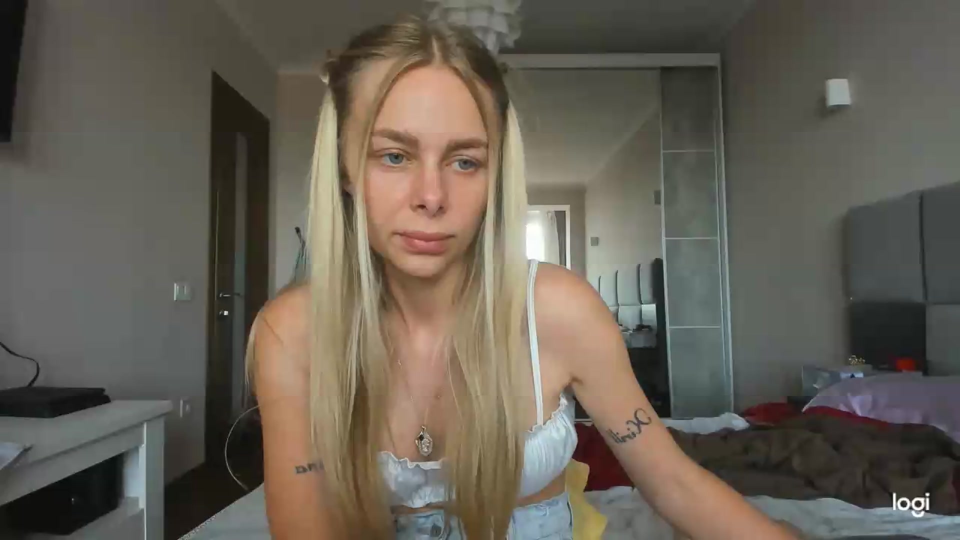 Gallery image thumbnail from Librarys_bb's myfreecams stream on, 06/20/2026, 11:57 image 14 of 20
