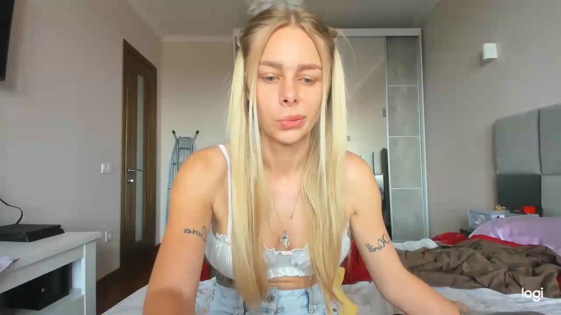 Gallery image thumbnail from Librarys_bb's myfreecams stream on, 06/20/2026, 11:57 image 2 of 20