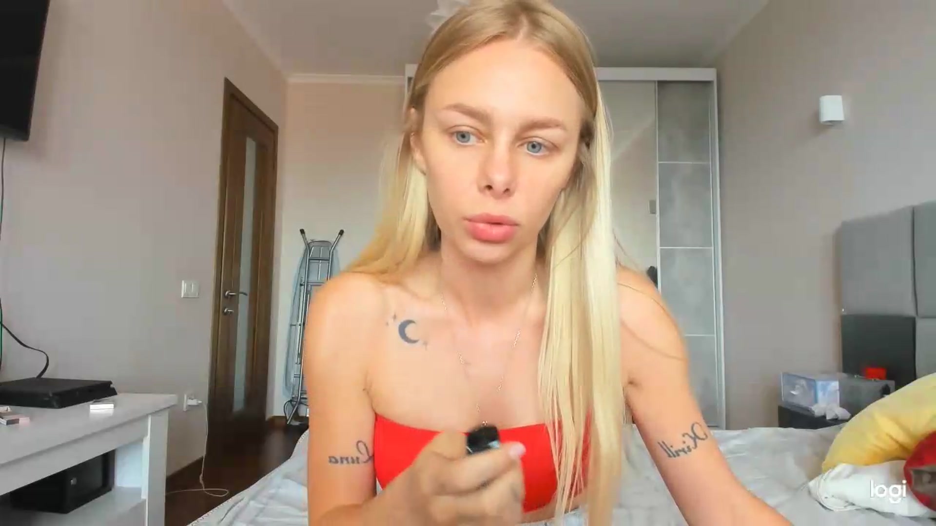 Gallery image thumbnail from Librarys_bb's myfreecams stream on, 06/22/2026, 10:19 image 4 of 20