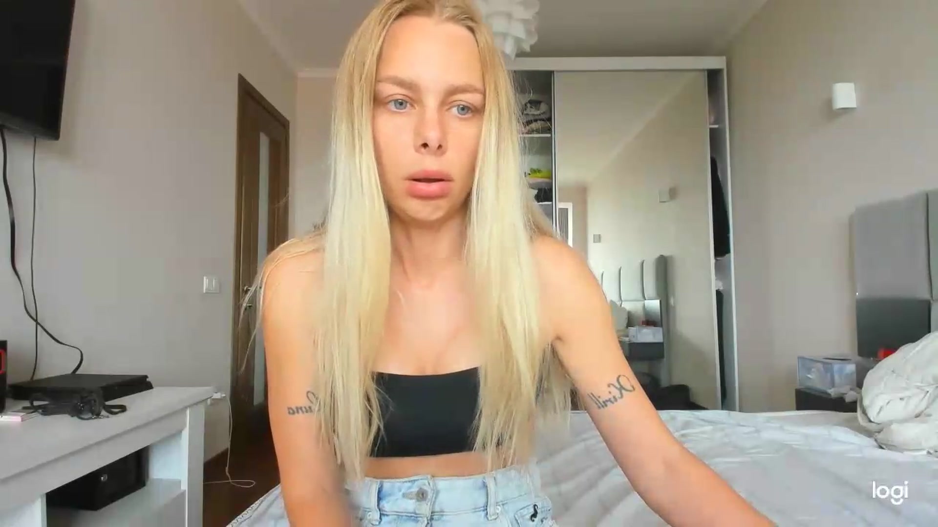 Gallery image thumbnail from Librarys_bb's myfreecams stream on, 06/23/2026, 09:50 image 9 of 20