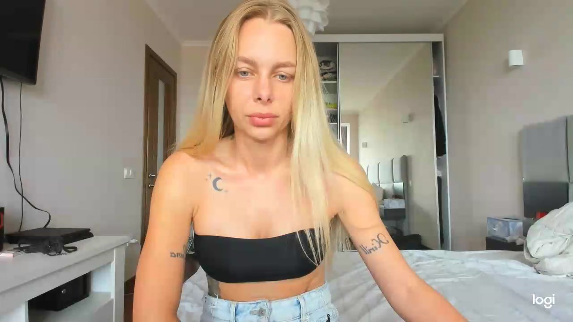 Gallery image thumbnail from Librarys_bb's myfreecams stream on, 06/23/2026, 09:50 image 19 of 20