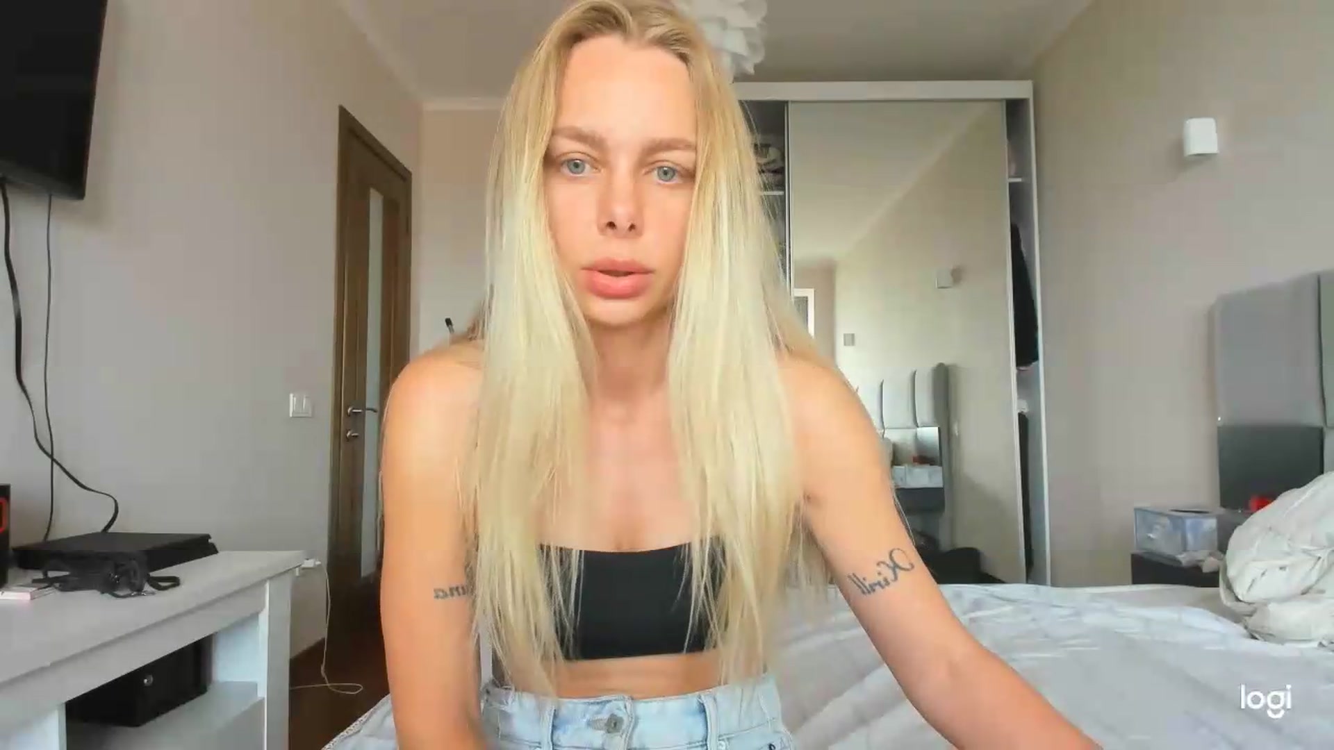 Gallery image thumbnail from Librarys_bb's myfreecams stream on, 06/23/2026, 09:50 image 5 of 20