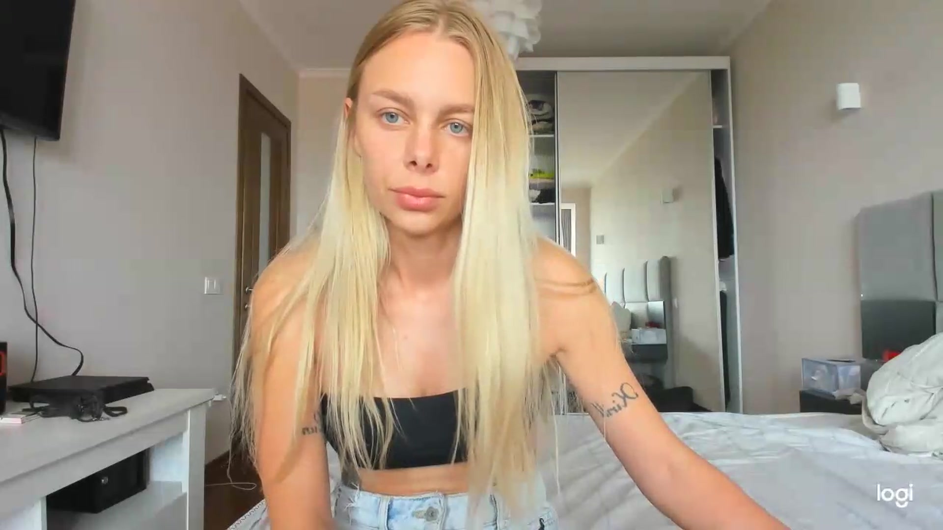 Gallery image thumbnail from Librarys_bb's myfreecams stream on, 06/23/2026, 09:50 image 13 of 20