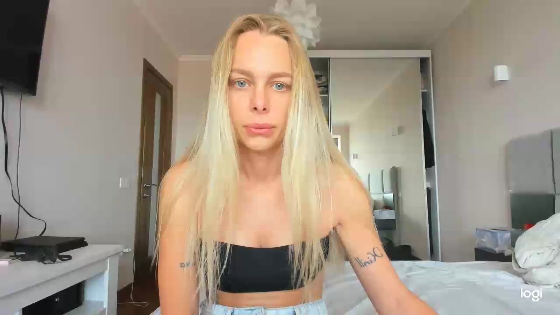 Gallery image thumbnail from Librarys_bb's myfreecams stream on, 06/23/2026, 09:50 image 1 of 20