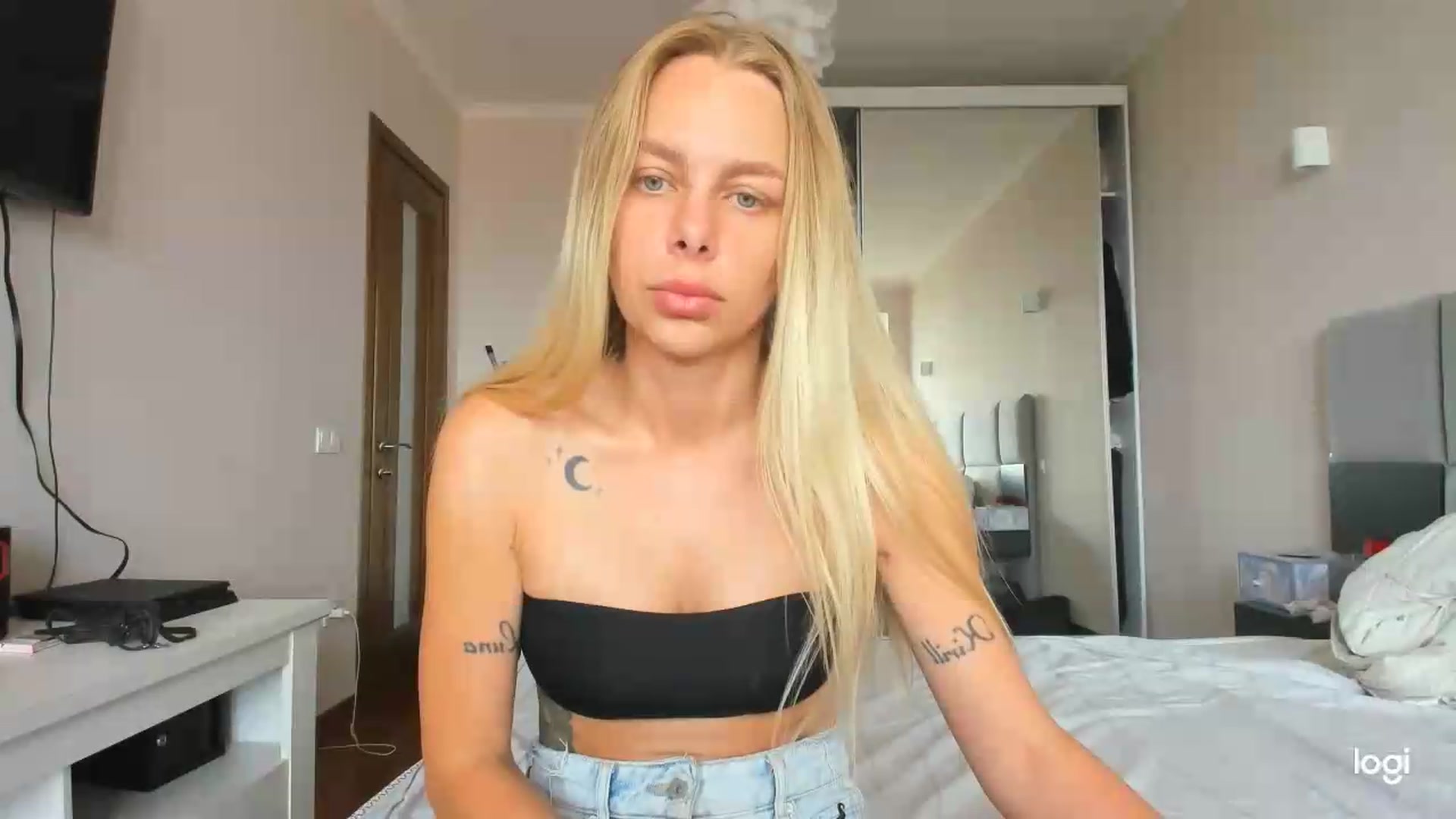 Gallery image thumbnail from Librarys_bb's myfreecams stream on, 06/23/2026, 09:50 image 20 of 20