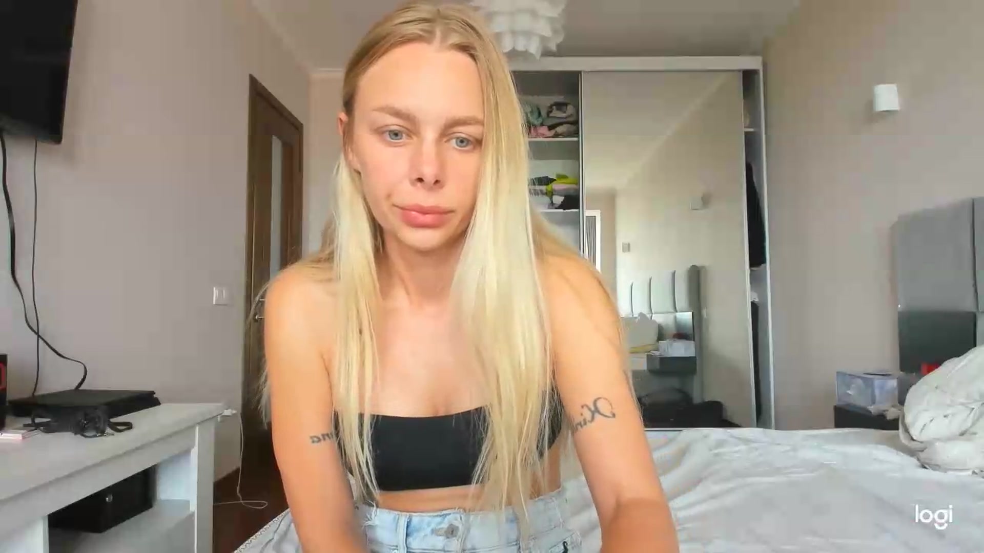 Gallery image thumbnail from Librarys_bb's myfreecams stream on, 06/23/2026, 11:00 image 2 of 20