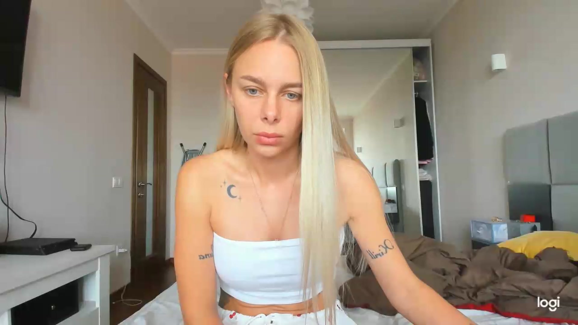 Gallery image thumbnail from Librarys_bb's myfreecams stream on, 06/24/2026, 10:11 image 6 of 20