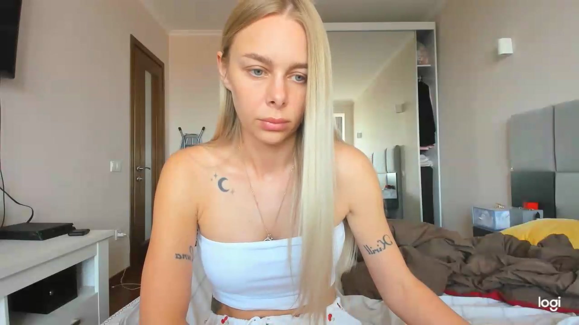 Gallery image thumbnail from Librarys_bb's myfreecams stream on, 06/24/2026, 10:11 image 18 of 20