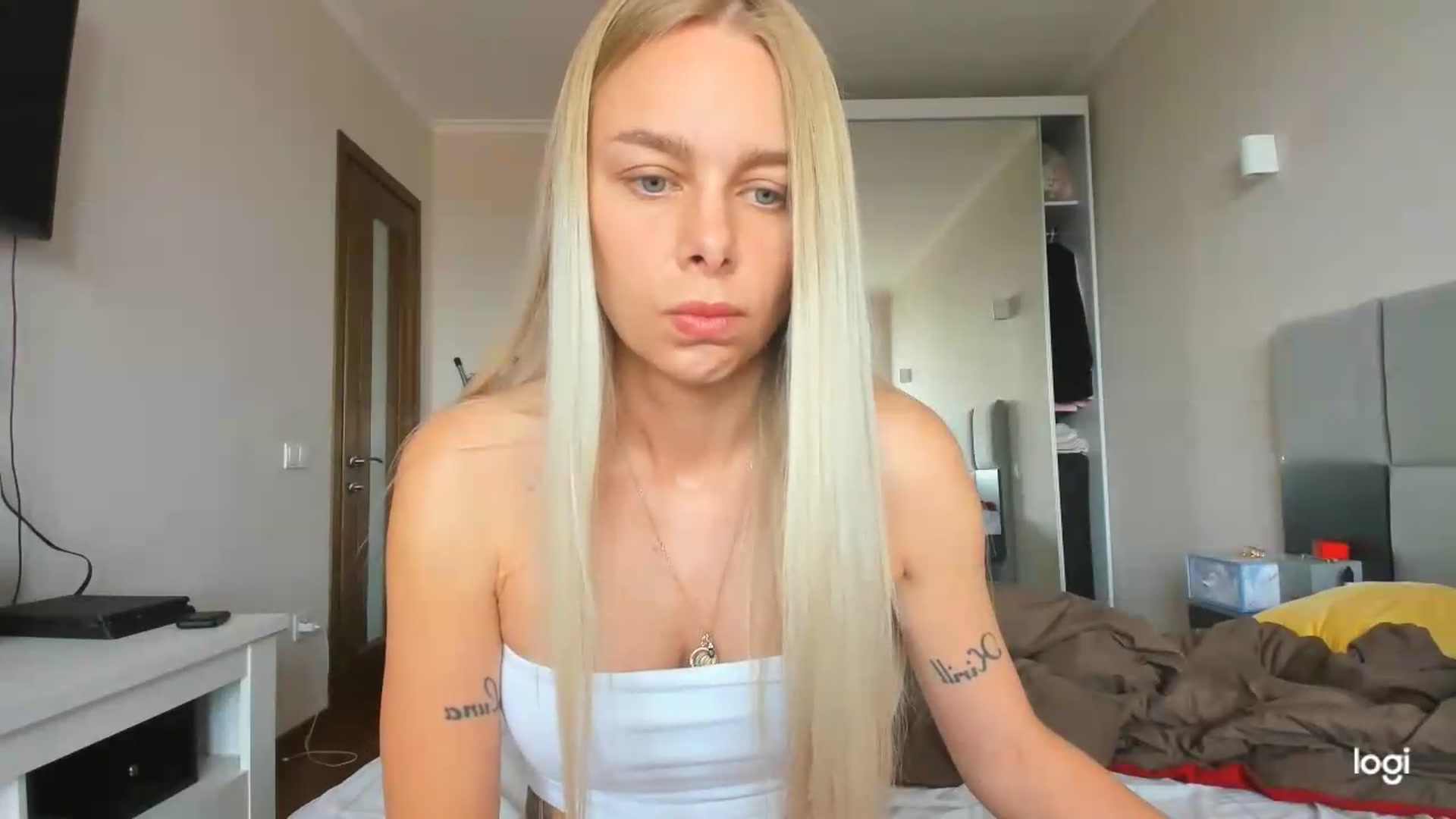 Gallery image thumbnail from Librarys_bb's myfreecams stream on, 06/24/2026, 10:11 image 5 of 20