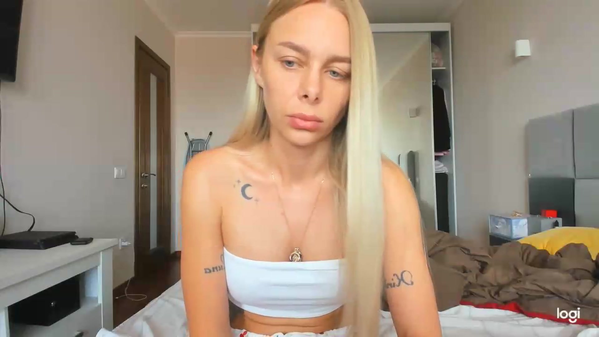 Gallery image thumbnail from Librarys_bb's myfreecams stream on, 06/24/2026, 10:11 image 13 of 20